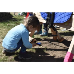 Helga Kreft Schoonmaakhoeven Voor Tuinpaarden 7 Helga Kreft Schoonmaakhoeven Voor Tuinpaarden -Buitenspeelgoed helga kreft schoonmaakhoeven voor tuinpaarden a292633 2