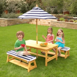 Kidkraft® Kinder Tuintafelset Met Bankjes, Kussens En Parasol, Blauw Met Witte Strepen -Buitenspeelgoed kidkraft kinder tuintafelset met bankjes kussens en parasol blauw met witte strepen a217906 2